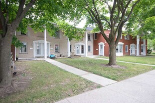 SPACIOUS 2 BEDROOM TOWNHOME ON ARBOUR GLEN in London, ON - Building Photo