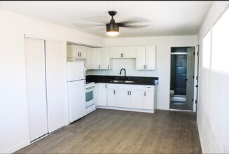 1125 Tamerack Ave in Las Vegas, NV - Building Photo - Building Photo