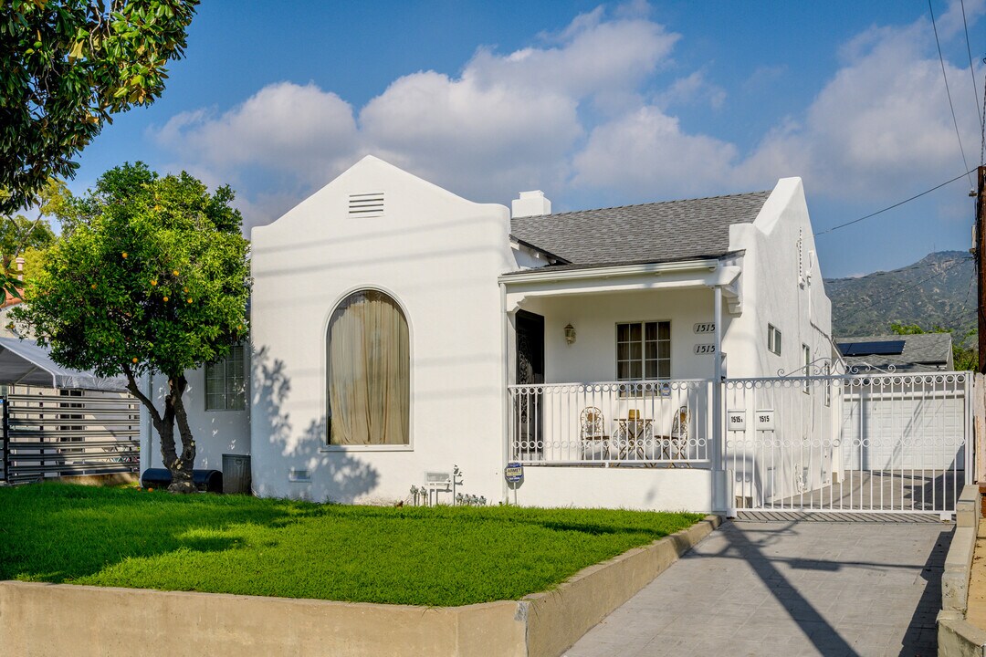 1515 Glenwood Rd in Glendale, CA - Building Photo