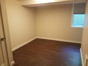 1610 SW Freeman St, Unit Apt B in Portland, OR - Building Photo - Building Photo