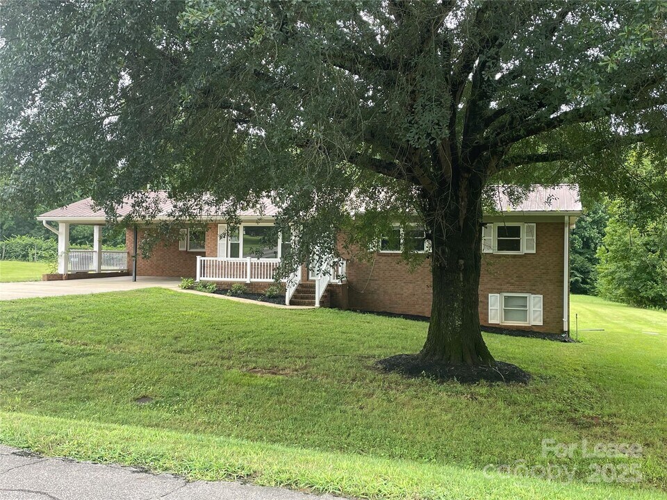 133 Jo Monni Loop in Statesville, NC - Building Photo