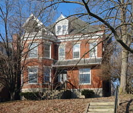 2233 Park Ave in Cincinnati, OH - Building Photo - Building Photo