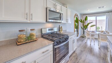 2625 Dahlia Fls Ave in North Las Vegas, NV - Foto de edificio - Building Photo