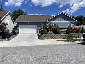 2023 Westhaven, Unit 2023 Westhaven in Wenatchee, WA - Building Photo
