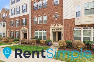 7485 Brunson Cir in Gainesville, VA - Building Photo