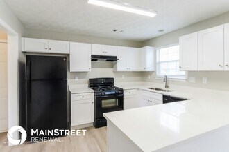 8626 Glendevon Ct in Riverdale, GA - Building Photo - Building Photo