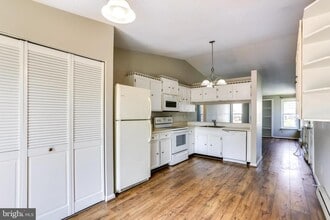 816 Chadwick Cir in Frederick, MD - Building Photo - Building Photo