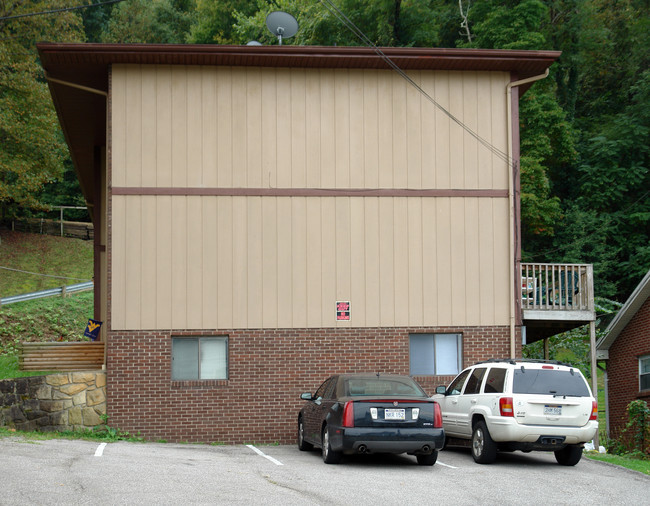 2801 Chesterfield Ave in Charleston, WV - Foto de edificio - Building Photo