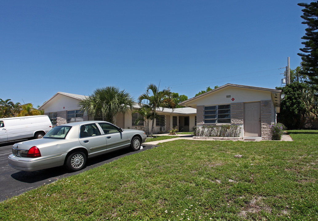 909 NW 30th Ct in Wilton Manors, FL - Building Photo