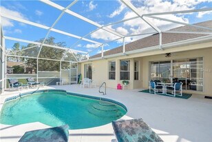 315 Nottingham Way in Davenport, FL - Building Photo