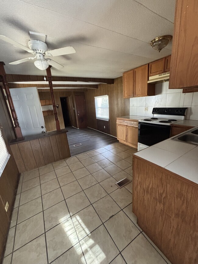 207 Cherry Tree Dr in Asheville, NC - Building Photo - Building Photo