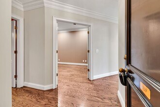 3733 West End Ave in Nashville, TN - Building Photo - Building Photo