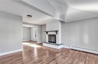 41 Spring St in Milford, CT - Building Photo - Building Photo