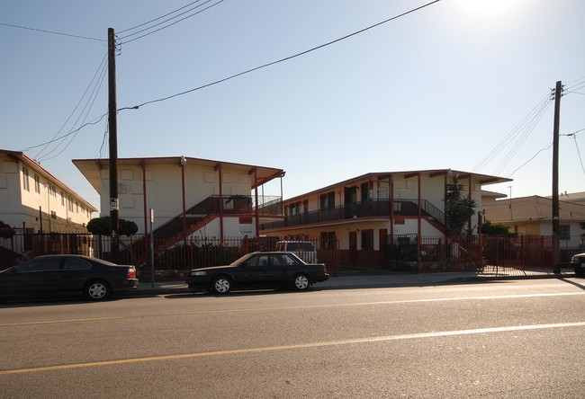 Lennox Apartments in Inglewood, CA - Building Photo - Building Photo