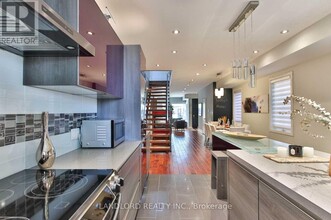 11 Garnet Ave in Toronto, ON - Building Photo - Building Photo