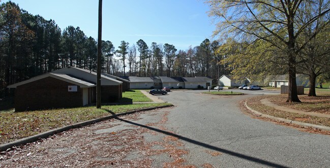 817-827 Delta St in Garner, NC - Foto de edificio - Building Photo