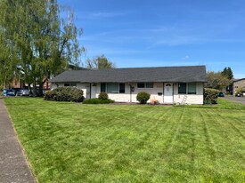 810 NW 23rd St in Corvallis, OR - Building Photo