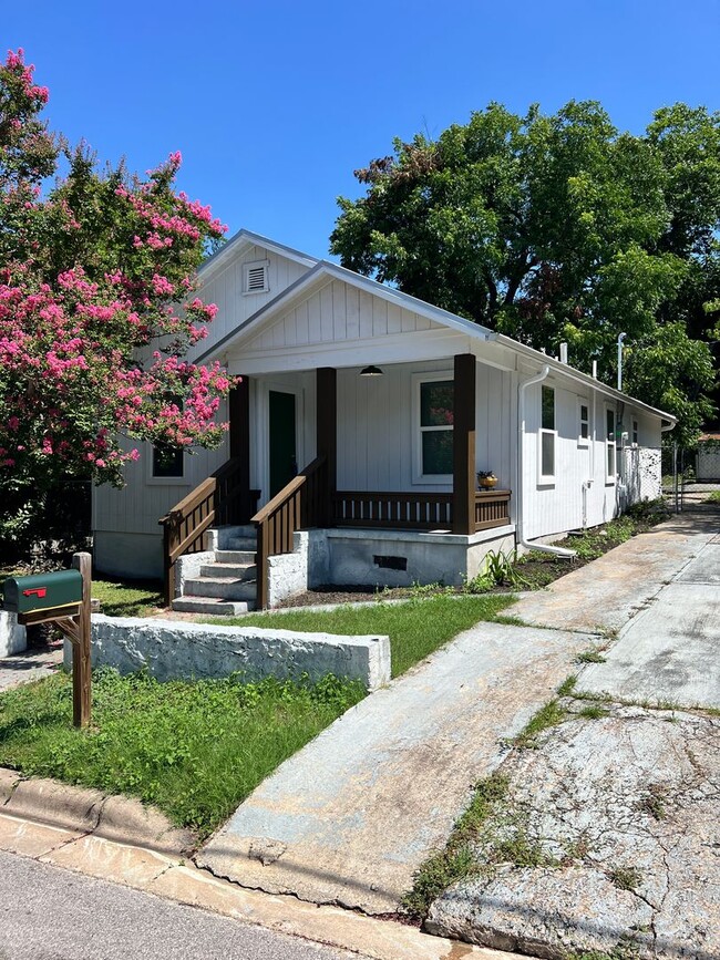 1904 E 10th St in Austin, TX - Building Photo - Building Photo