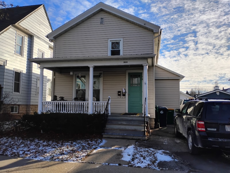 302 E 1st St in Fond du Lac, WI - Building Photo