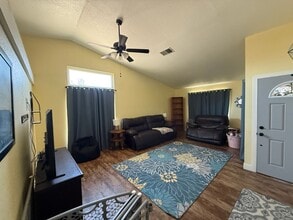 3726 Garnet Ave in Rosamond, CA - Building Photo - Building Photo