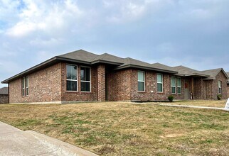21 Elk Dr in Burleson, TX - Foto de edificio - Building Photo