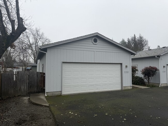 property at 228 SW Westholm Ave