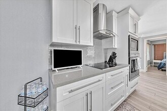5113 NW 65th Ave in Lauderhill, FL - Building Photo - Building Photo