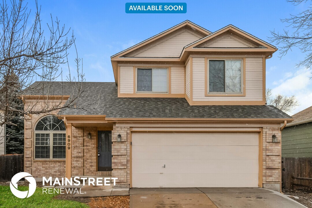 6909 Sproul Ln in Colorado Springs, CO - Foto de edificio