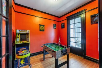 6112 S St Lawrence Ave in Chicago, IL - Building Photo - Building Photo