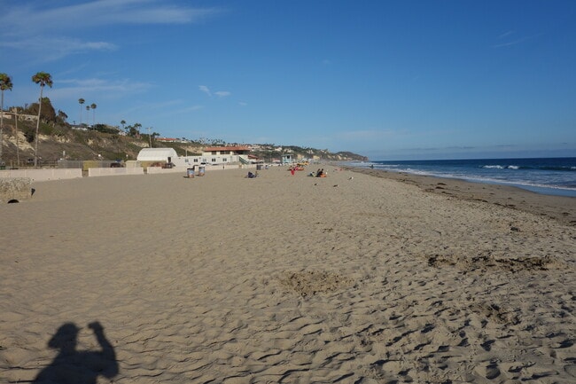 6430 Sea Star Dr in Malibu, CA - Foto de edificio - Building Photo