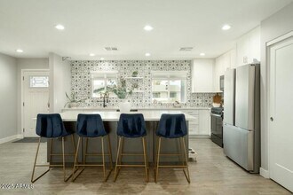 8115 E Cypress St in Scottsdale, AZ - Building Photo - Building Photo