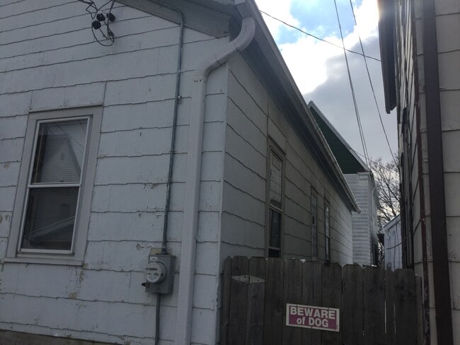 property at 1116 W Washington St