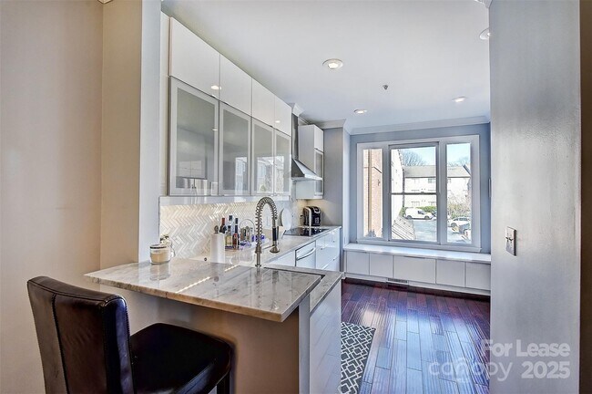 343 W 7th St in Charlotte, NC - Building Photo - Building Photo