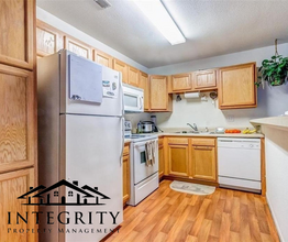 21067 Harbor Ln in St. Robert, MO - Foto de edificio - Building Photo