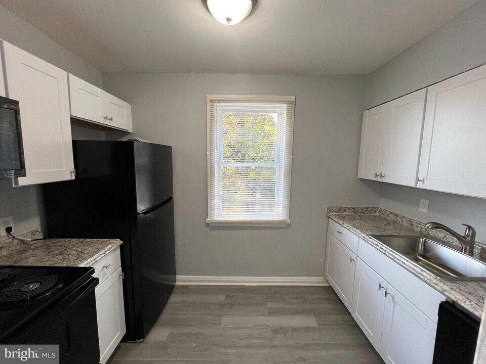 110X Gleneagle Rd in Baltimore, MD - Building Photo