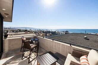 1310 Manhattan Ave in Manhattan Beach, CA - Building Photo - Building Photo