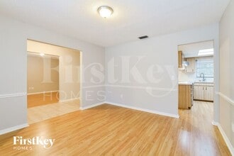 913 Sylvia Dr in Deltona, FL - Building Photo - Building Photo