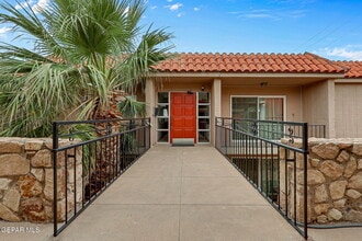 252 Shadow Mountain Dr in El Paso, TX - Foto de edificio - Building Photo