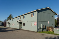 7321 Woburn Cir in Anchorage, AK - Foto de edificio - Building Photo