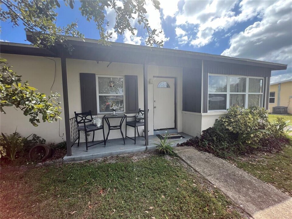 21139 Glendale Ave in Port Charlotte, FL - Building Photo