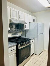 66 Grieco Dr, Unit 1st Fl in Jersey City, NJ - Building Photo - Building Photo