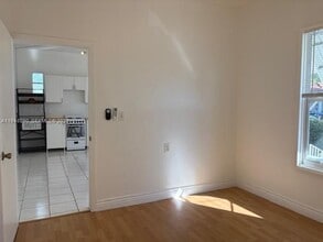 752 NW 24th Ct in Miami, FL - Building Photo - Building Photo