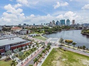 2604 N Highland Ave in Tampa, FL - Foto de edificio - Building Photo