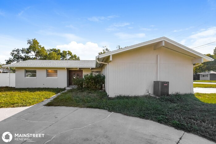 1601 Suffolk Dr in Clearwater, FL - Building Photo