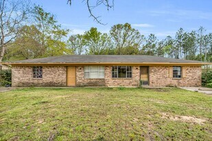 118 Wyman Dr, Unit 118 in West Point, MS - Building Photo