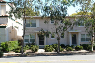 1400 El Camino Real in Burlingame, CA - Foto de edificio - Building Photo