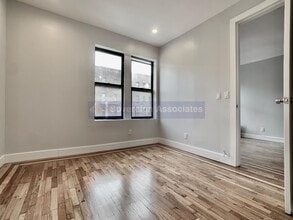 518 W 204th St in New York, NY - Building Photo - Building Photo