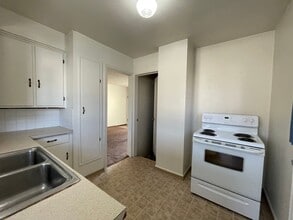 4904 N Atlantic St in Spokane, WA - Building Photo - Building Photo