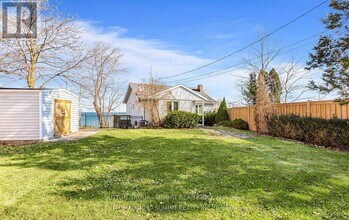 18 1/2 Lakeshore Dr in Hamilton, ON - Building Photo - Building Photo