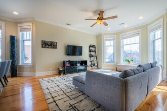 1718 W Carmen Ave in Chicago, IL - Building Photo - Building Photo